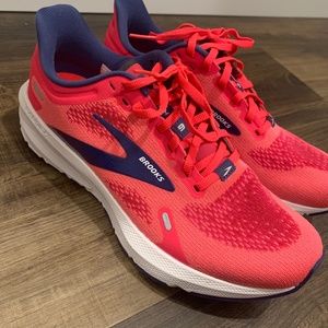 Women’s Brooks